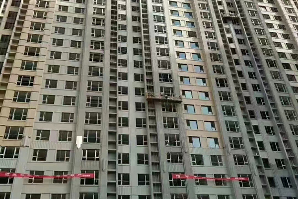 使用高空电动吊篮需要操作员具备哪些证件？
