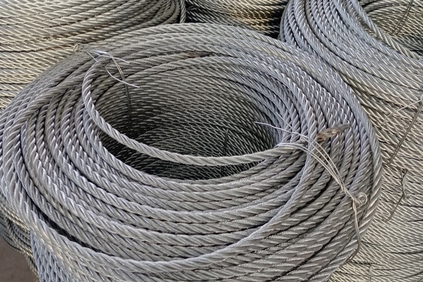 高处作业吊篮产品类型解析：多款选择适应不同作业需求